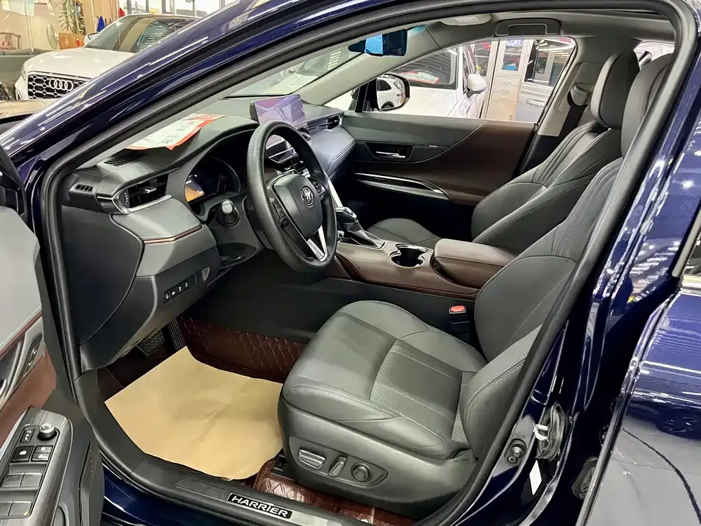 Toyota Harrier — фото 4