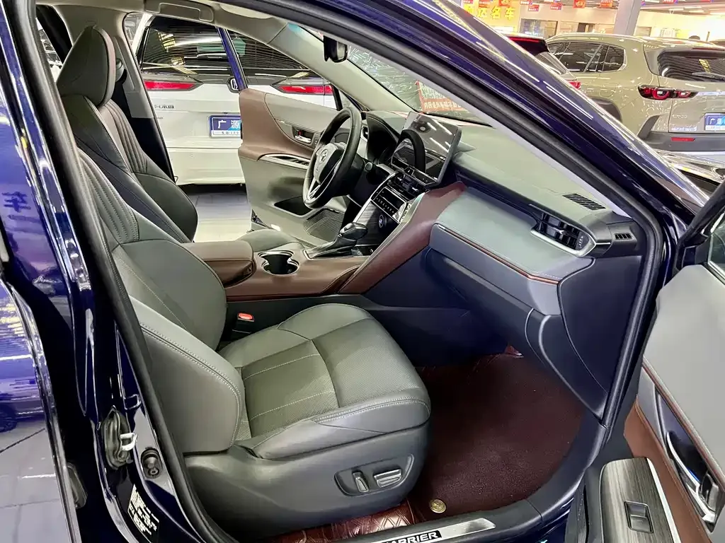Toyota Harrier — фото 8