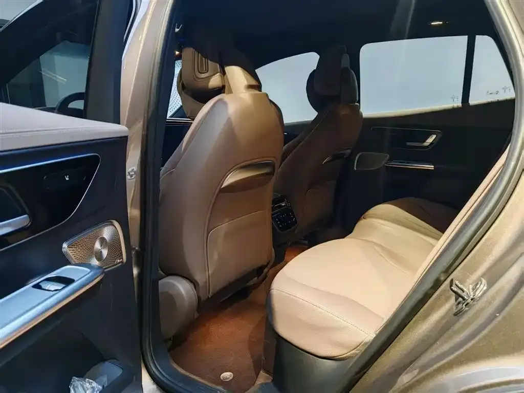Mercedes-Benz EQE SUV — фото 4