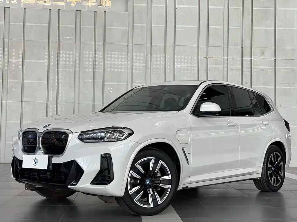 BMW iX3 — фото 2