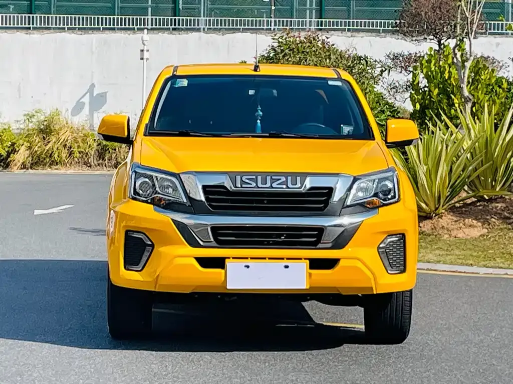 Isuzu RE-MAX — фото 7