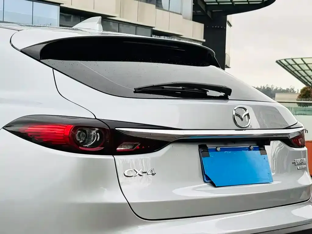Mazda CX-4 — фото 10