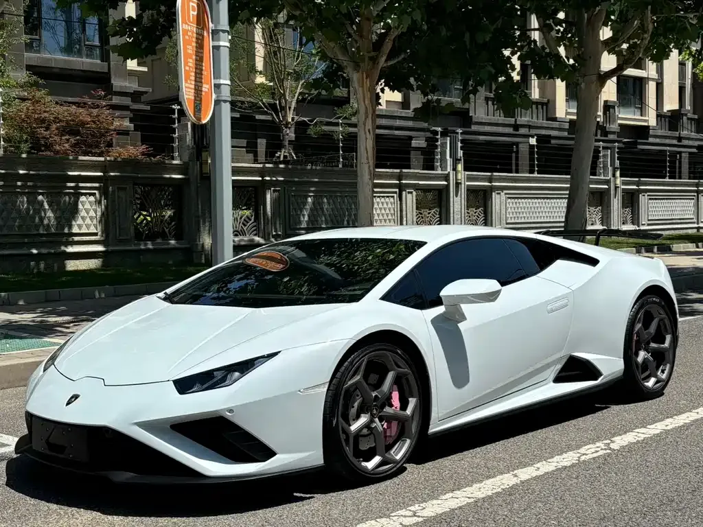 Lamborghini Huracan — фото 1