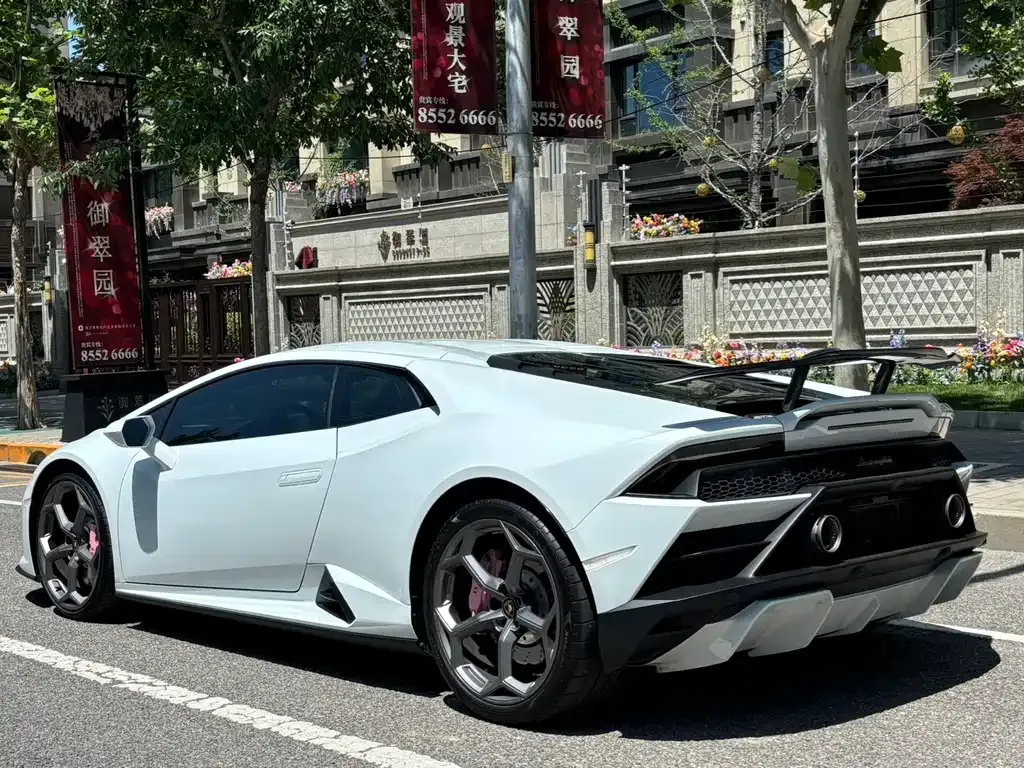 Lamborghini Huracan — фото 10