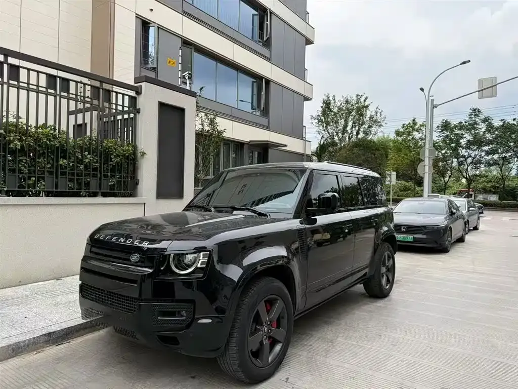 Land Rover Defender — фото 1