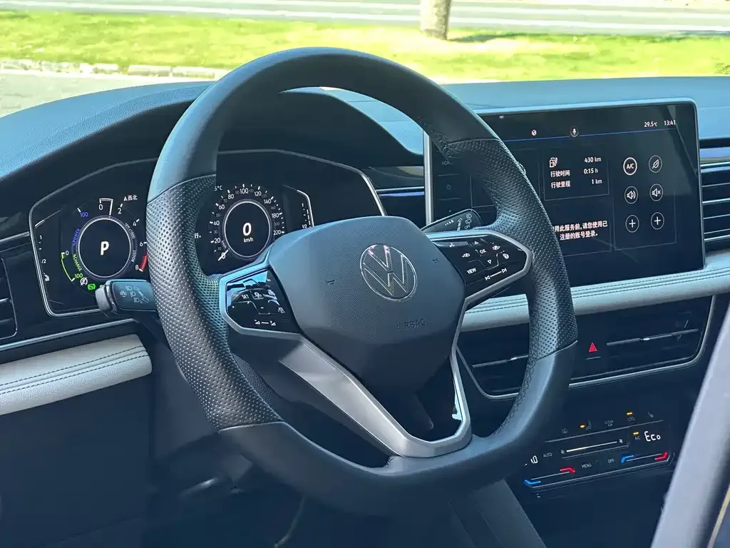 Volkswagen Tiguan L New Energy — фото 6