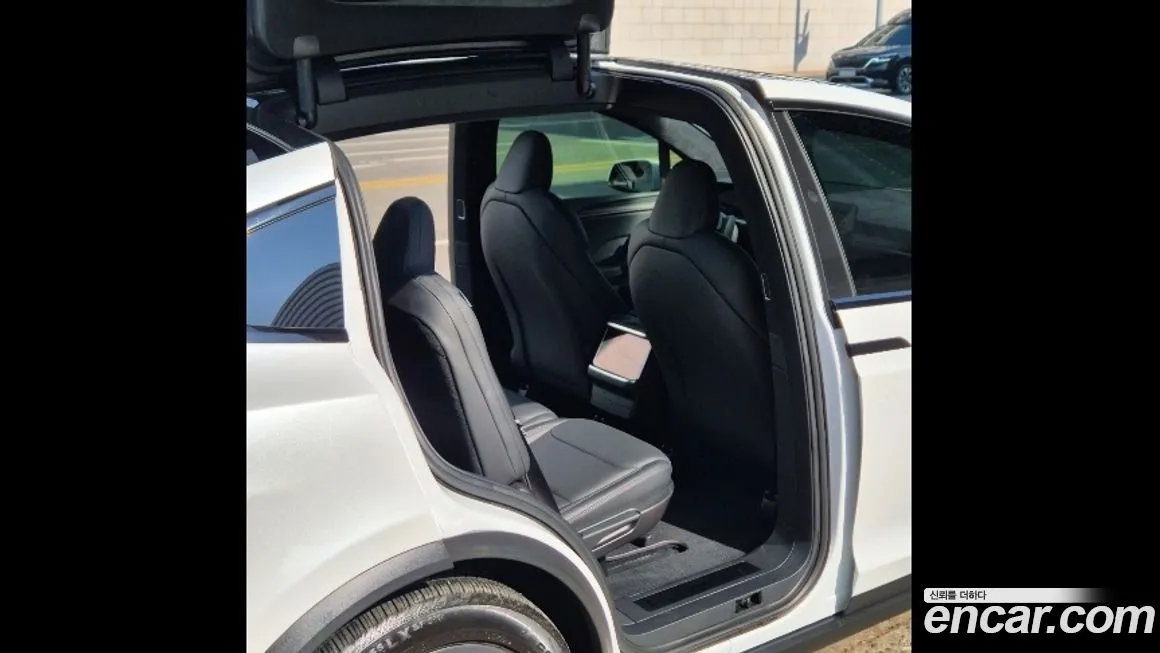 Tesla Model X — фото 8