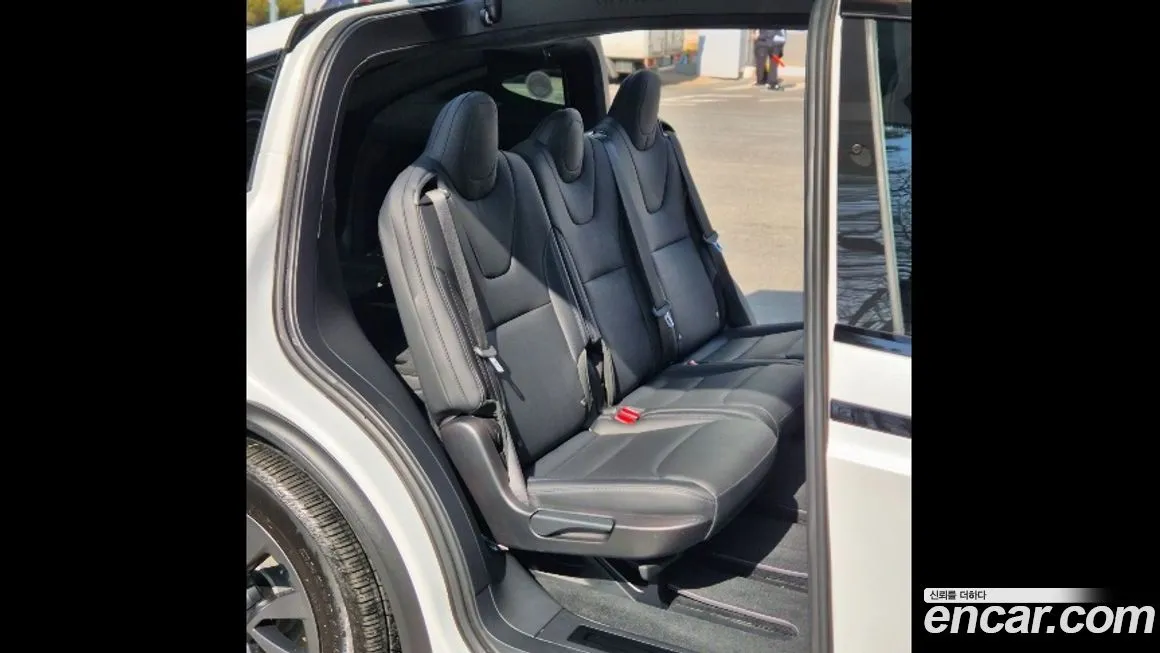 Tesla Model X — фото 9