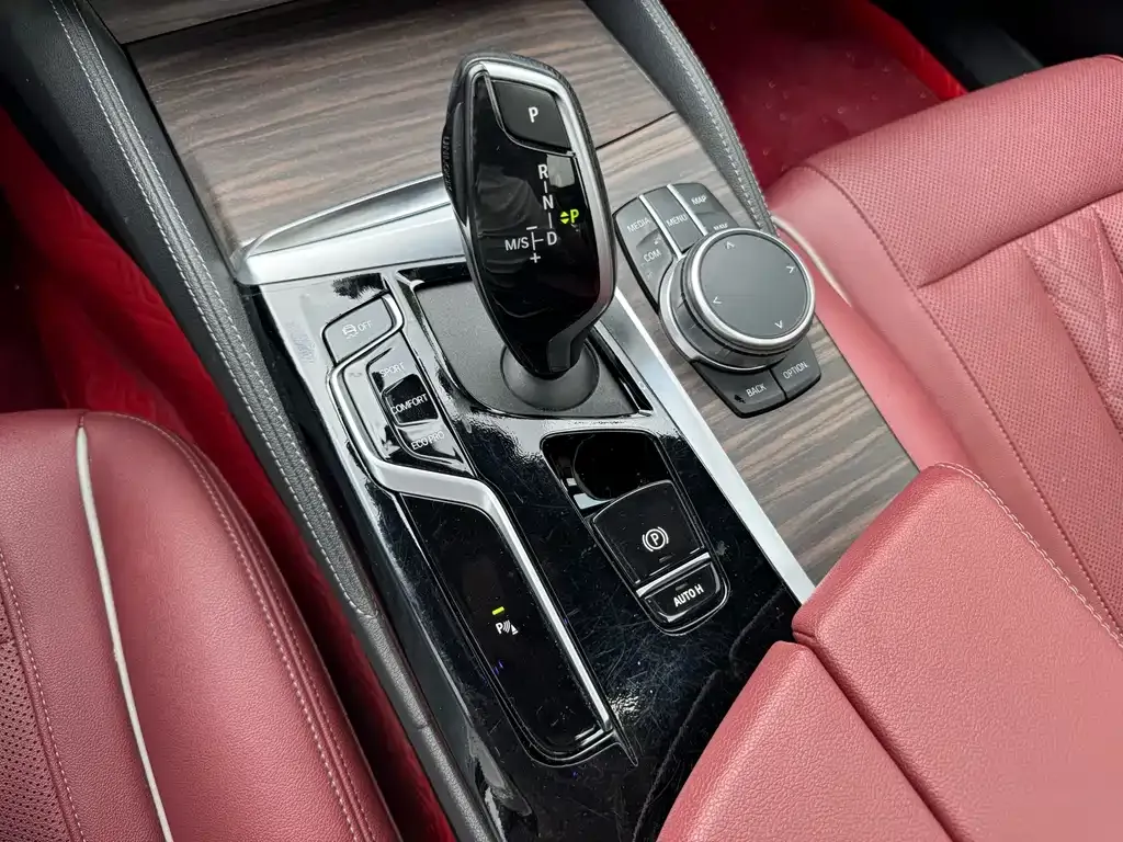 BMW 5 Series — фото 10