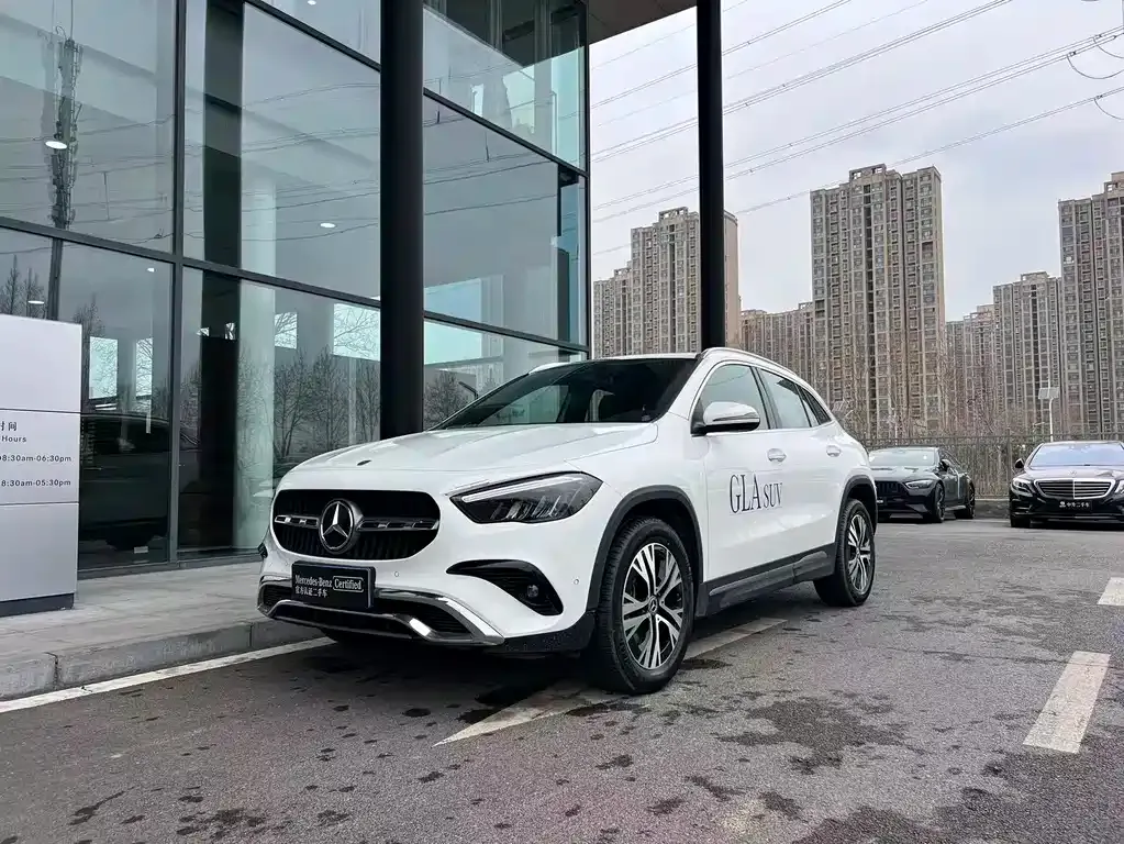 Mercedes-Benz GLA — фото 1