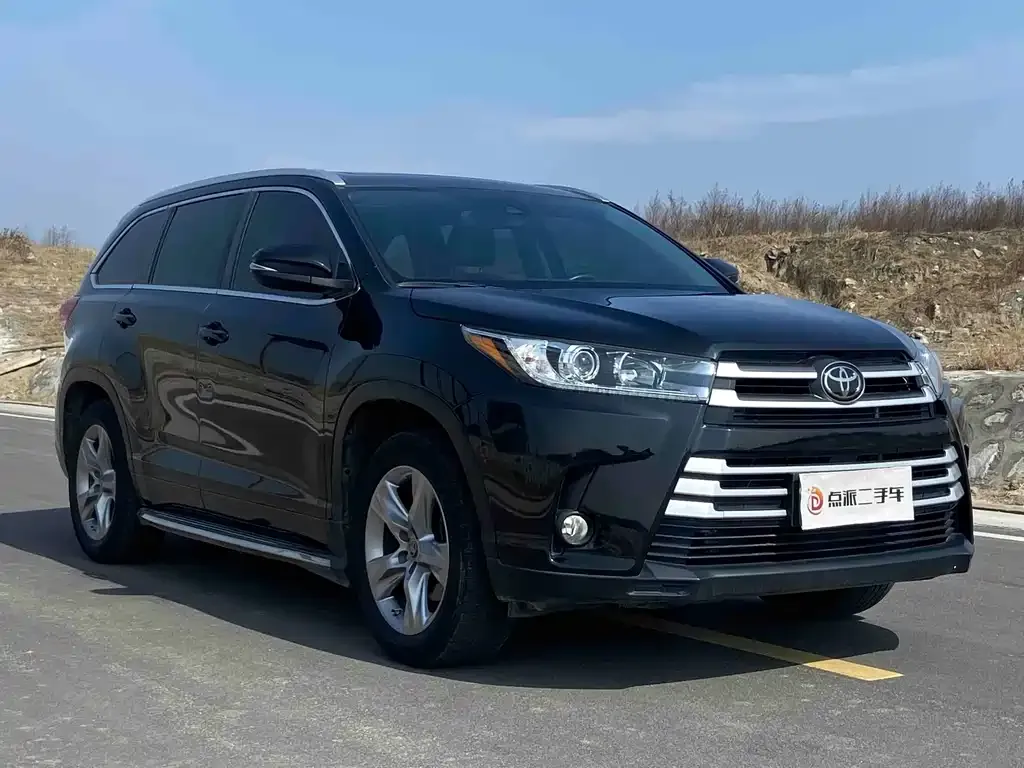 Toyota Highlander — фото 10