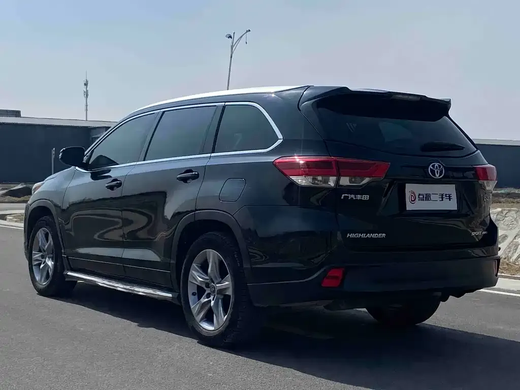 Toyota Highlander — фото 5
