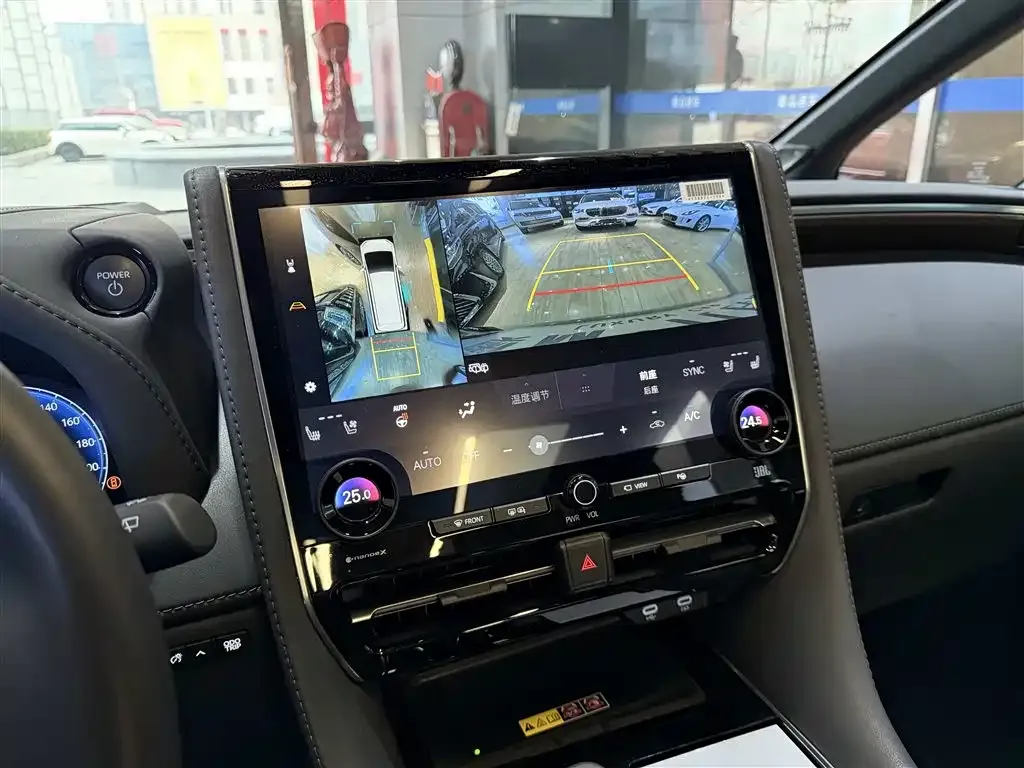 Toyota Alphard — фото 7