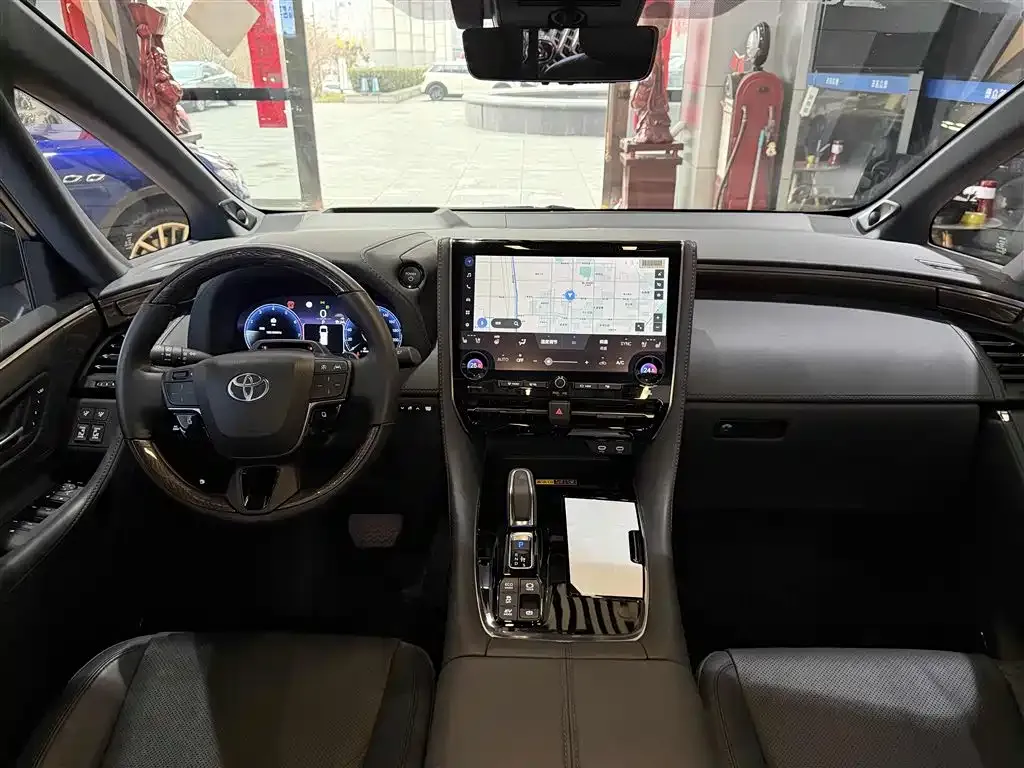 Toyota Alphard — фото 4