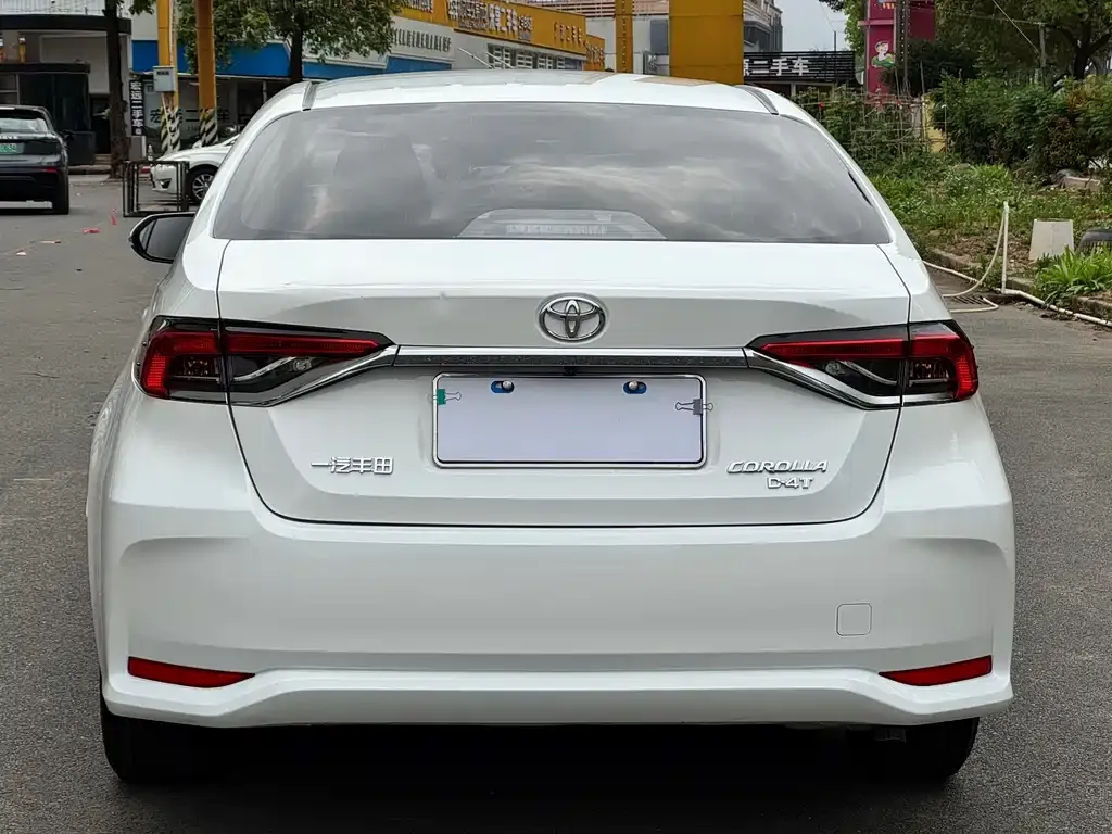 Toyota Corolla — фото 3