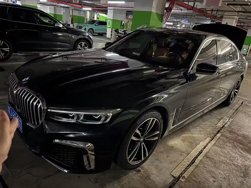 BMW 7 Series — фото 1