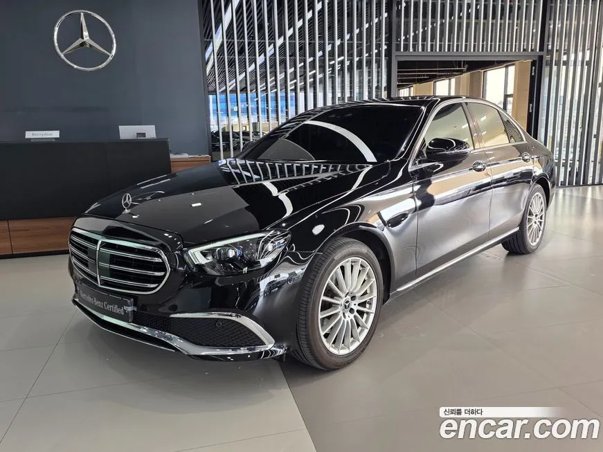 Mercedes-Benz E-Class — фото 1