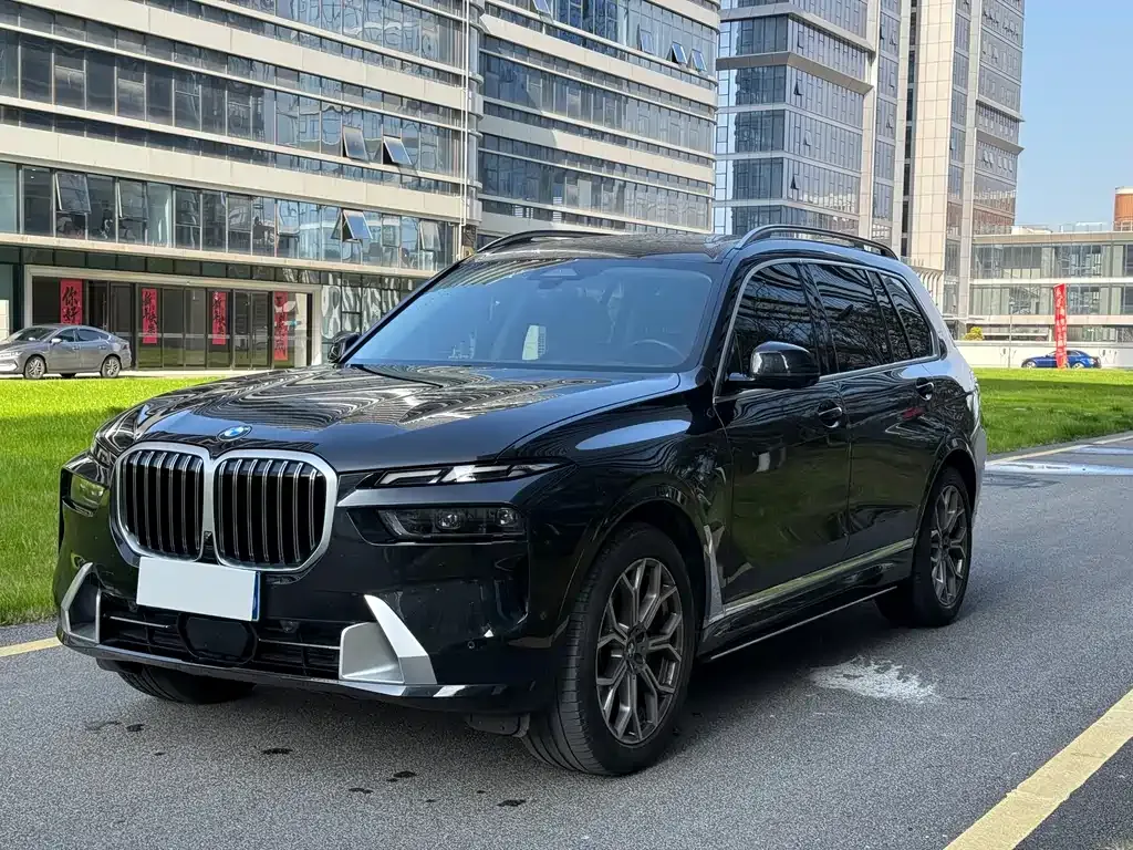 BMW X7 — фото 1