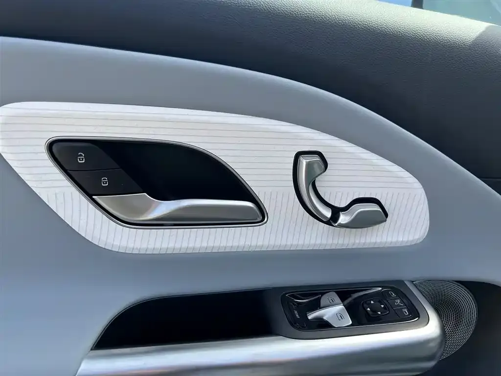 Mercedes-Benz CLA PHEV — фото 10