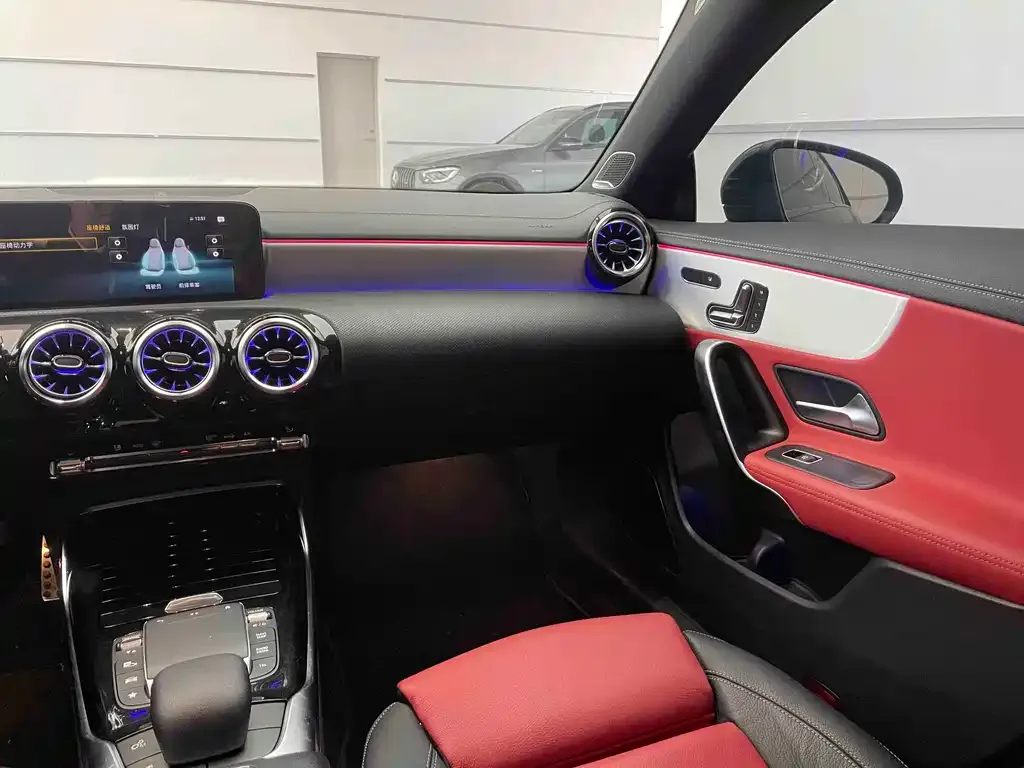 Mercedes-Benz CLA AMG — фото 6