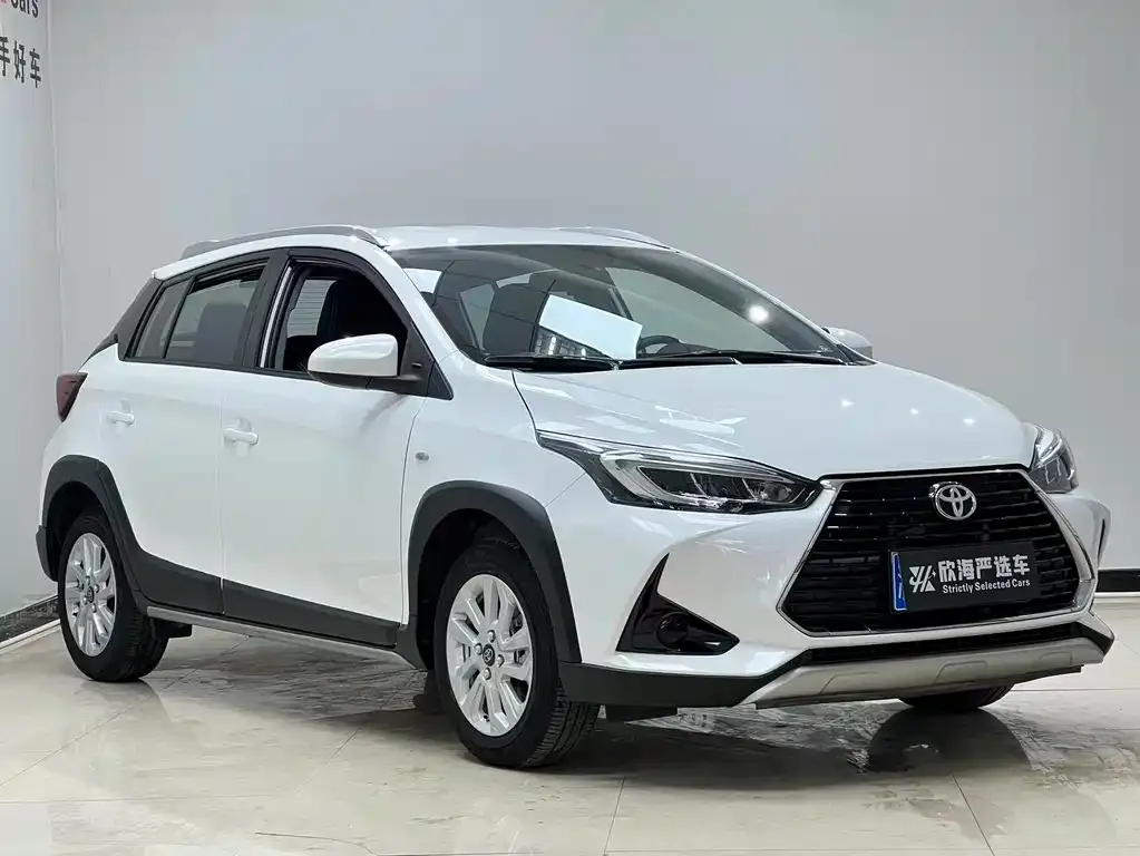 Toyota Yaris L — фото 7