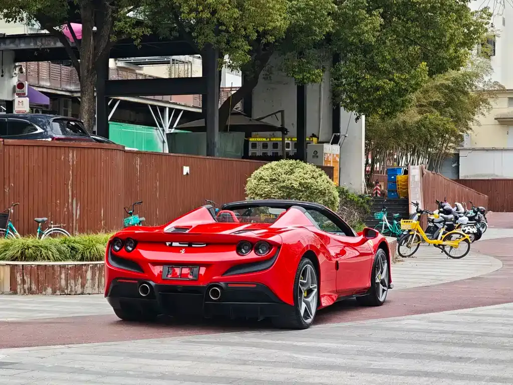 Ferrari F8 — фото 5
