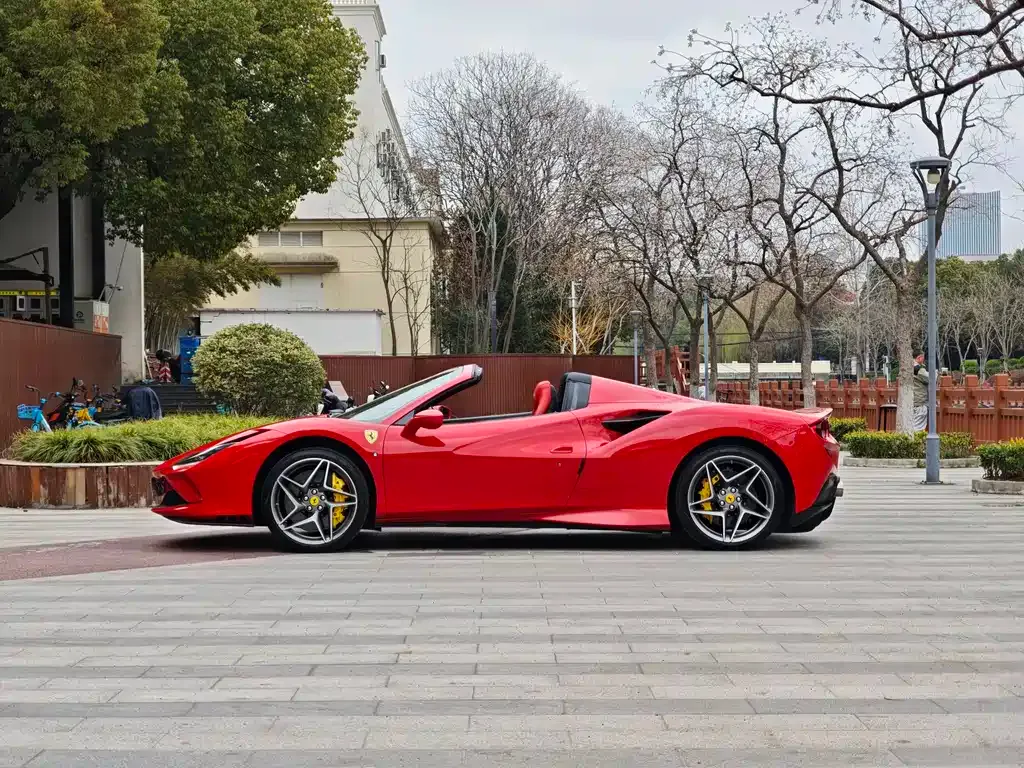 Ferrari F8 — фото 8