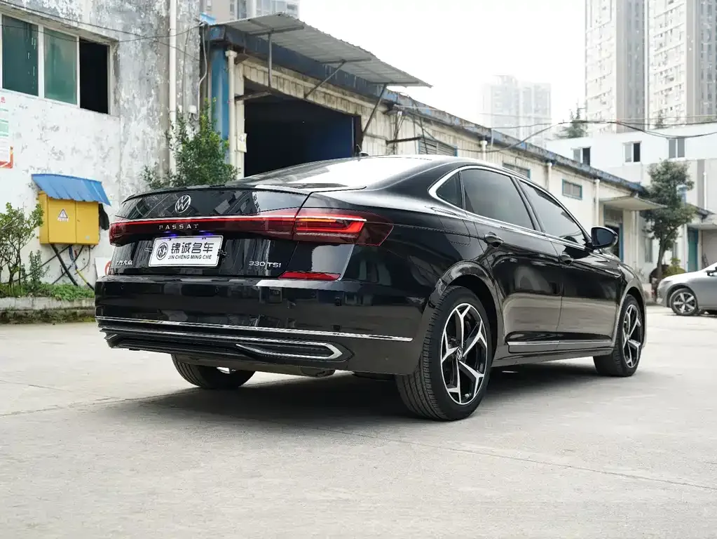 Volkswagen Passat — фото 10