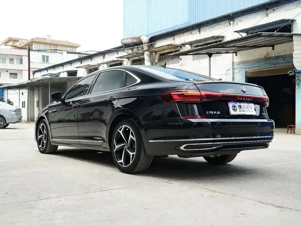 Volkswagen Passat — фото 7
