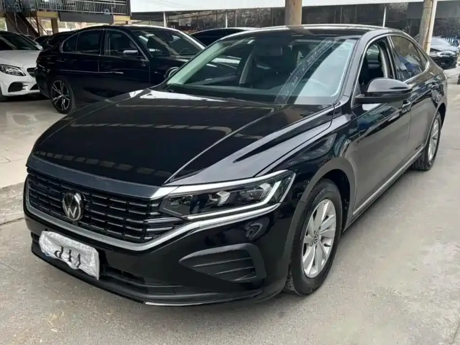 Volkswagen Passat — фото 1