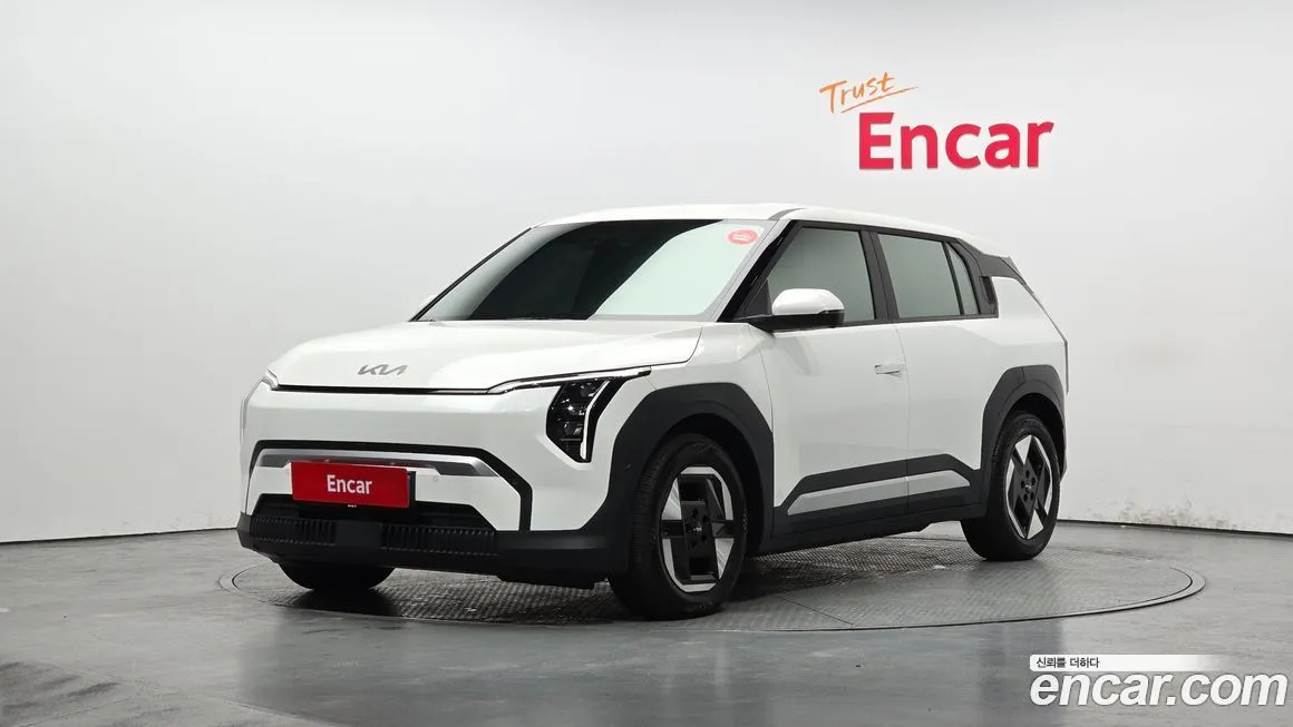 Kia EV3 — фото 1
