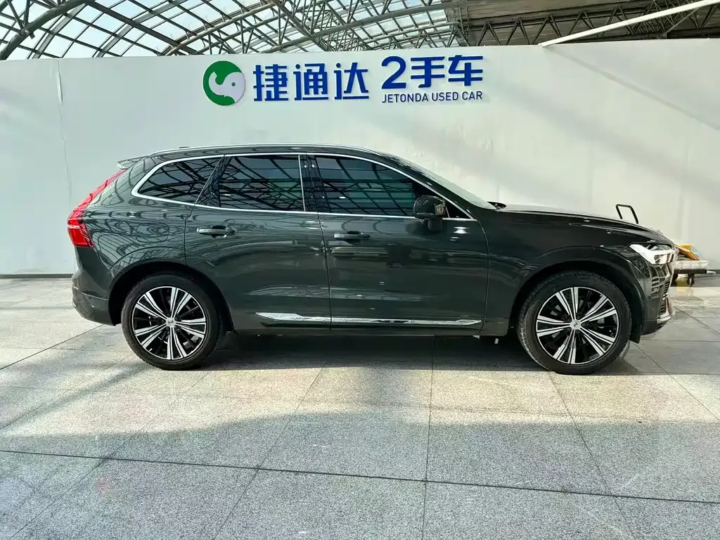 Volvo XC60 PHEV — фото 9