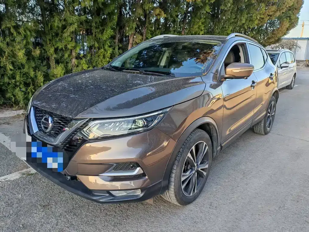 Nissan Qashqai — фото 1