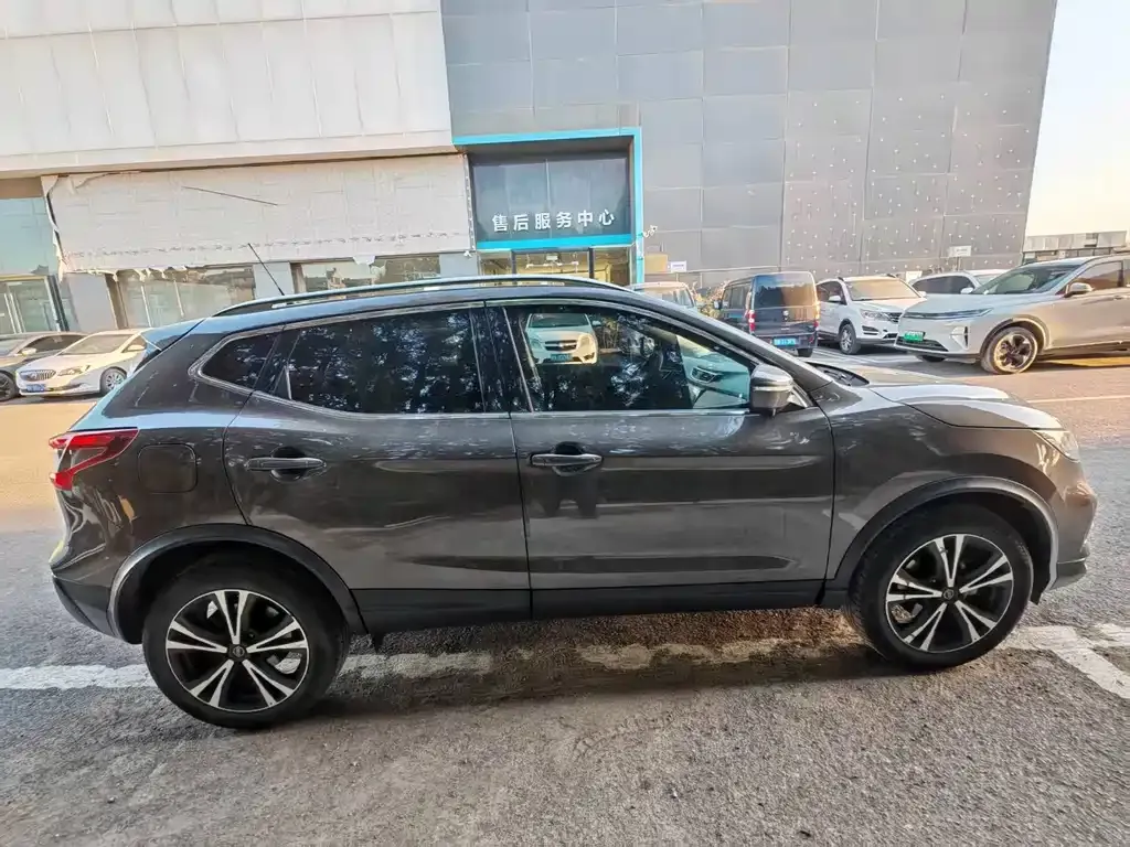 Nissan Qashqai — фото 4