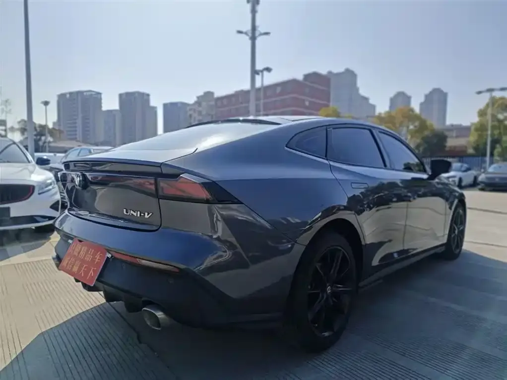Changan UNI-V — фото 4