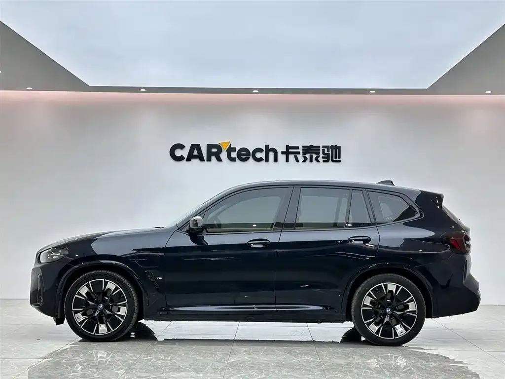 BMW iX3 — фото 2