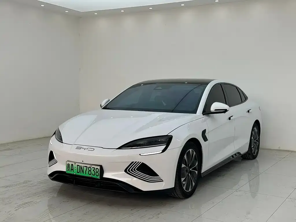 BYD Seal — фото 1