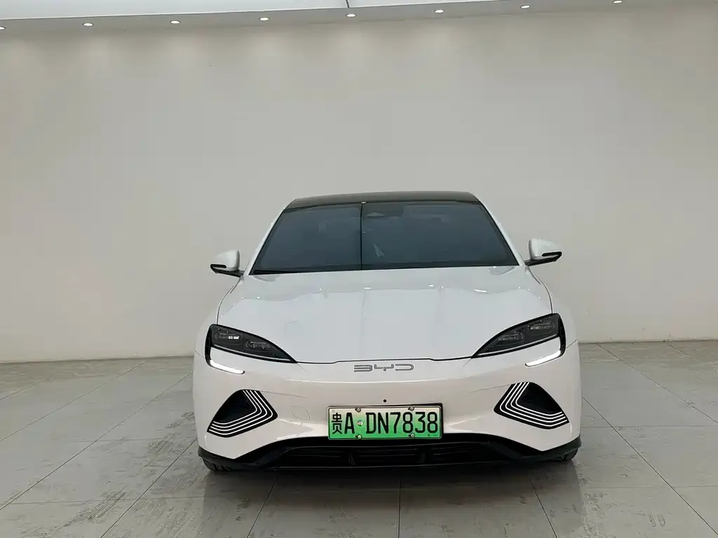 BYD Seal — фото 2