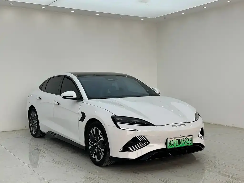 BYD Seal — фото 10