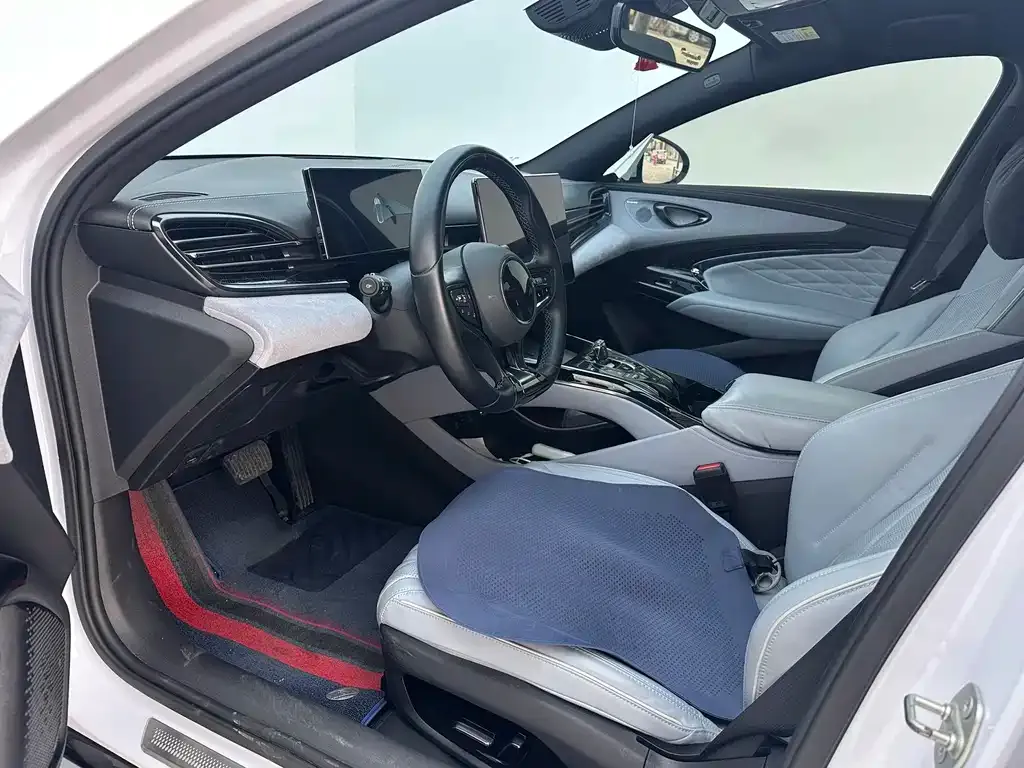 BYD Seal — фото 3