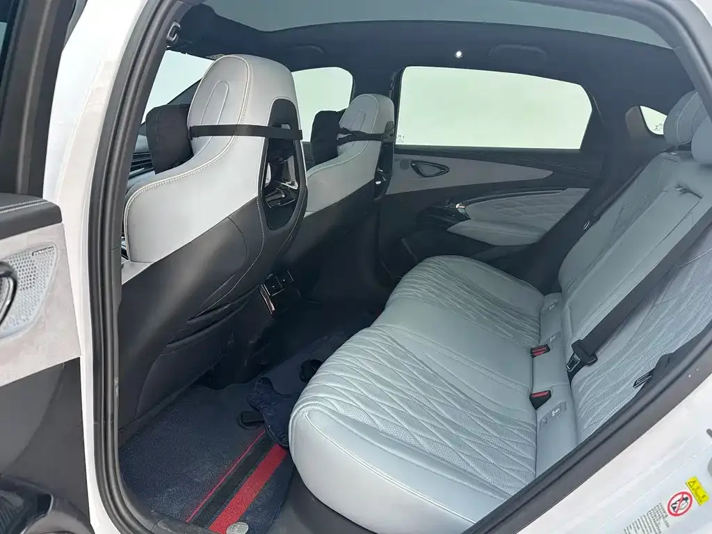 BYD Seal — фото 7
