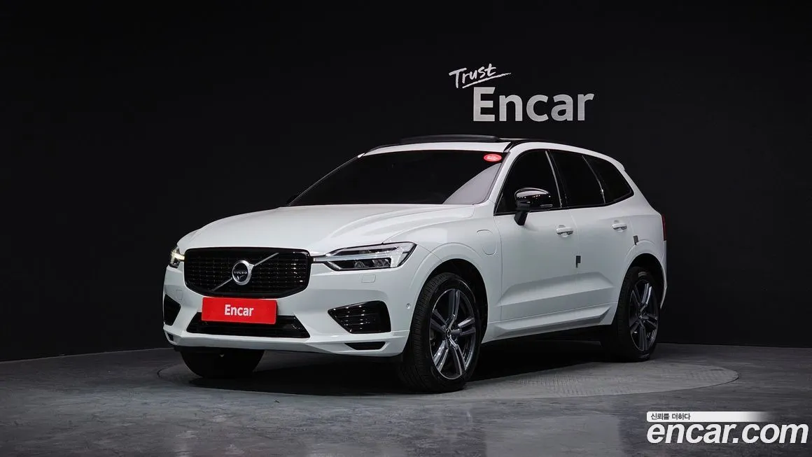 Volvo XC60 — фото 1