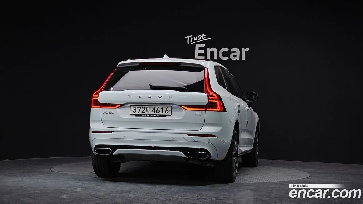 Volvo XC60 — фото 5