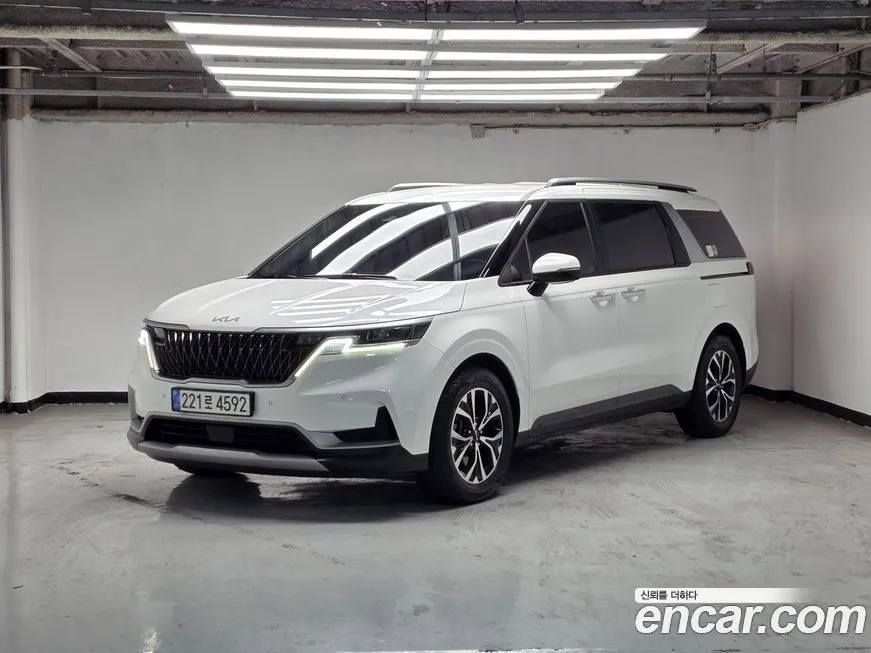 Kia Carnival — фото 1
