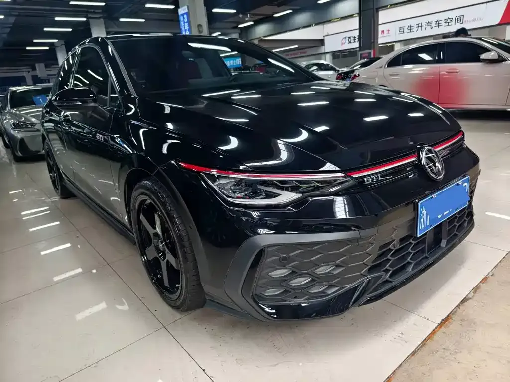 Volkswagen Golf GTI — фото 3