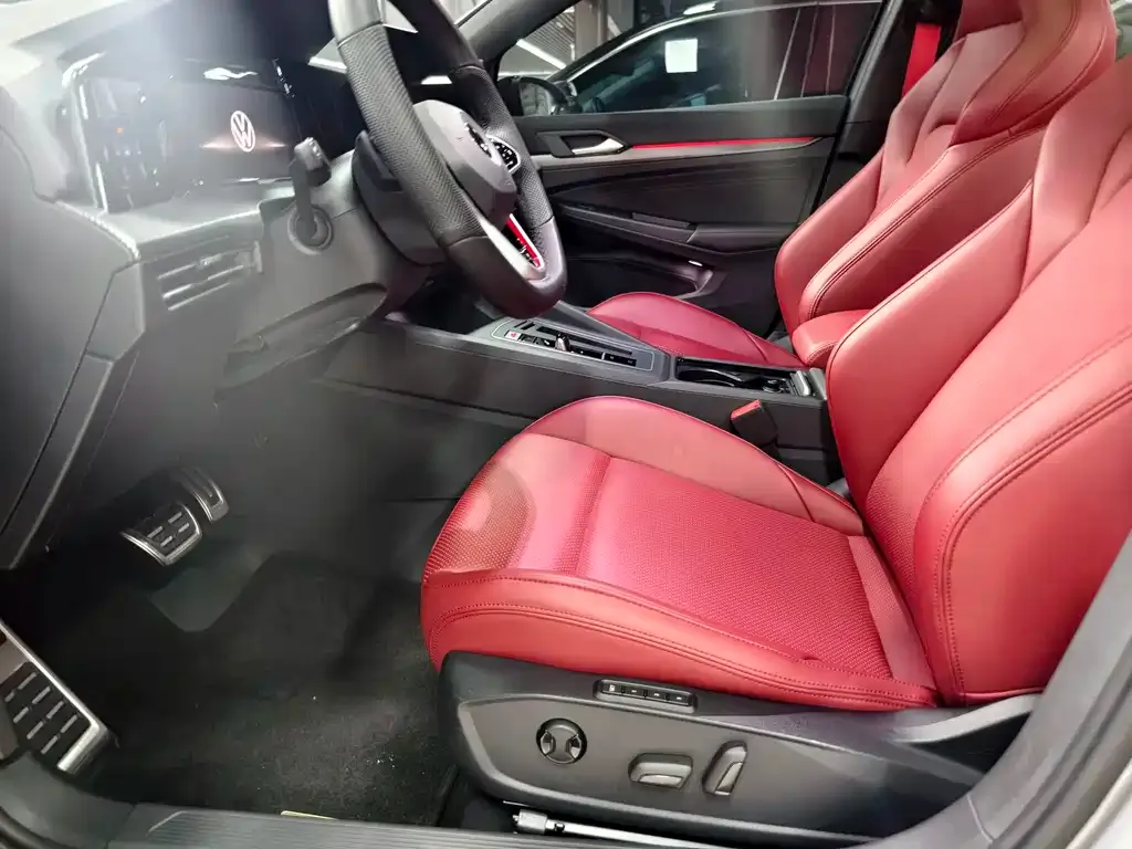 Volkswagen Golf GTI — фото 9