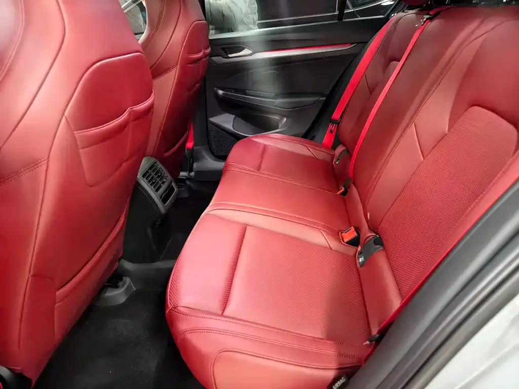 Volkswagen Golf GTI — фото 4