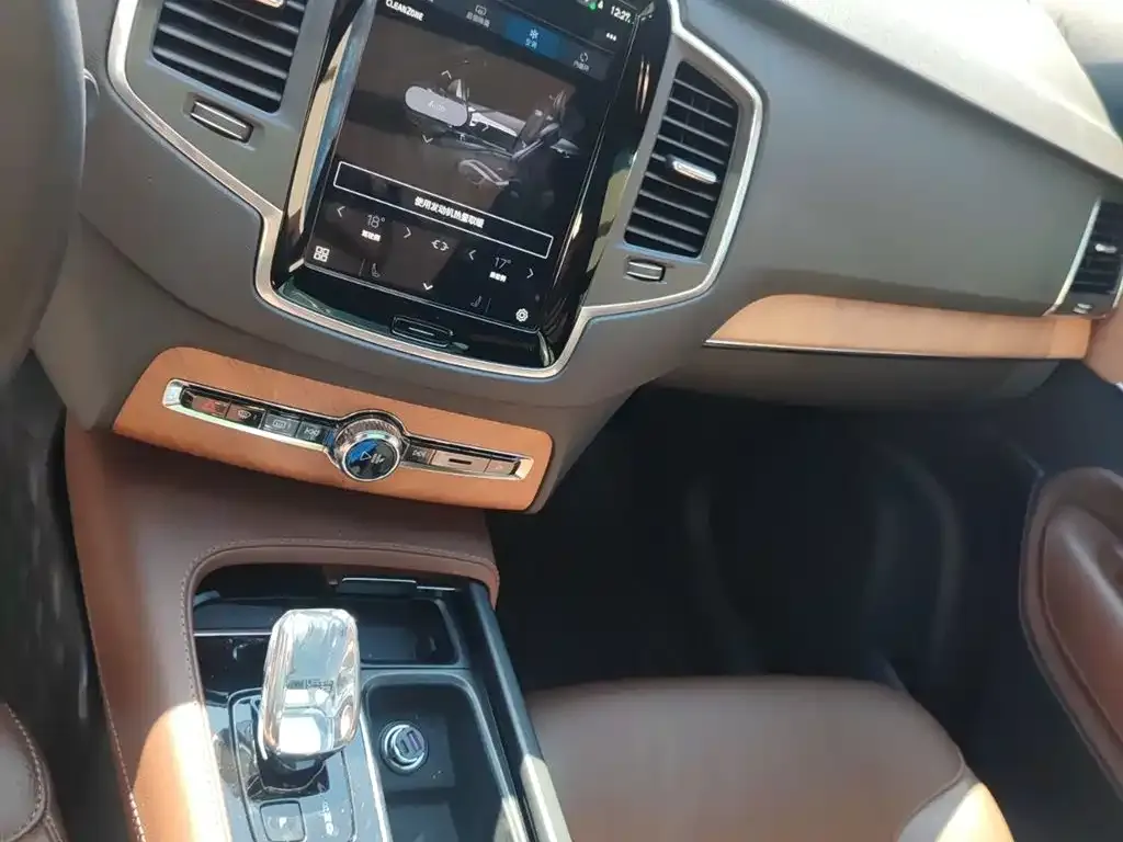 Volvo XC90 — фото 3