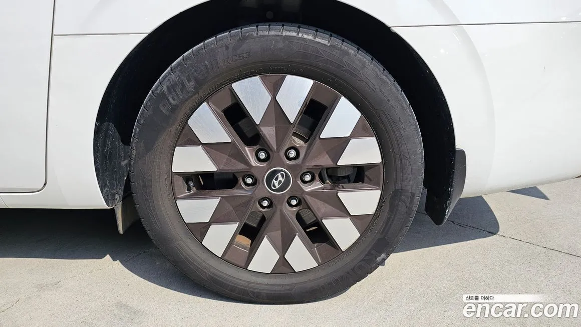 Hyundai Staria — фото 3