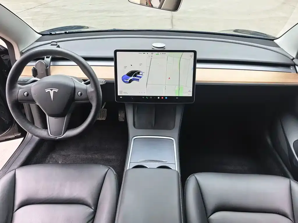 Tesla Model 3 — фото 4